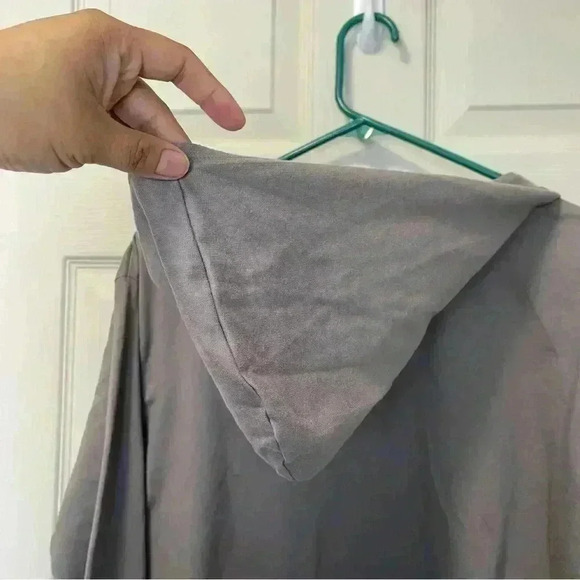 Disney Minnie Mouse Charcoal Grey Sweatshirt Sz X- Large - Picture 3 of 6